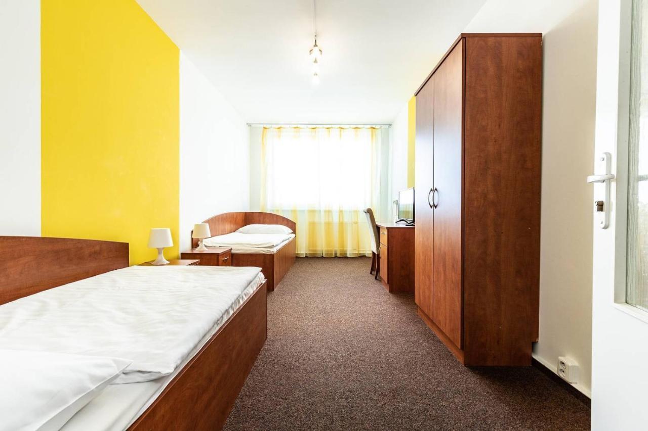 הודונין Hotel Krystal מראה חיצוני תמונה